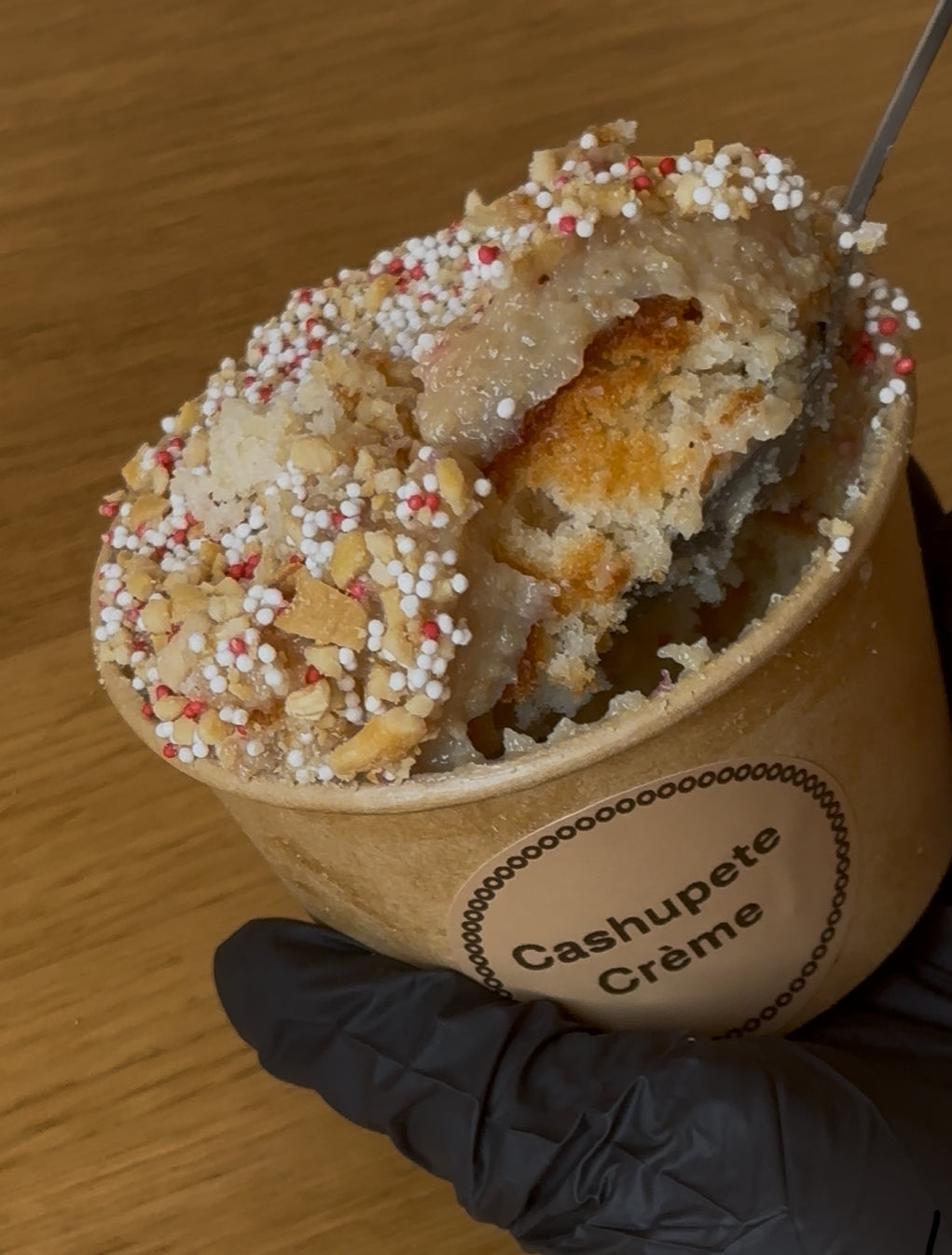 Cashupete Crème Dot Cake
