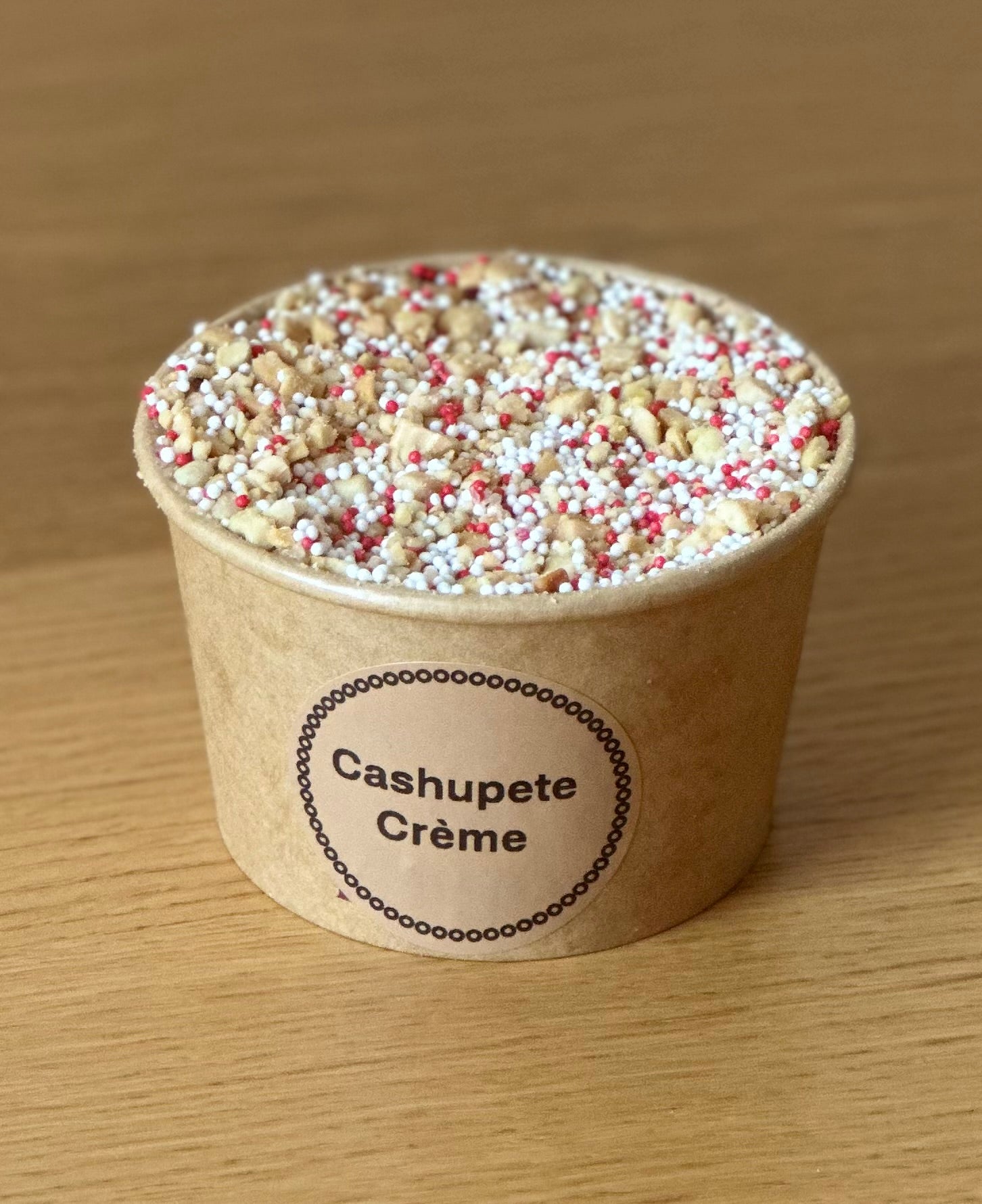 Cashupete Crème Dot Cake