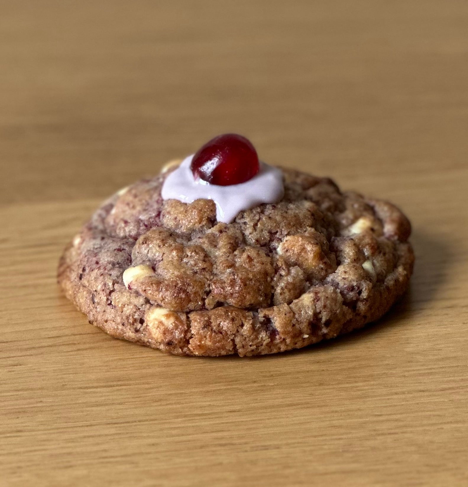 Cherry Cashupete Crème